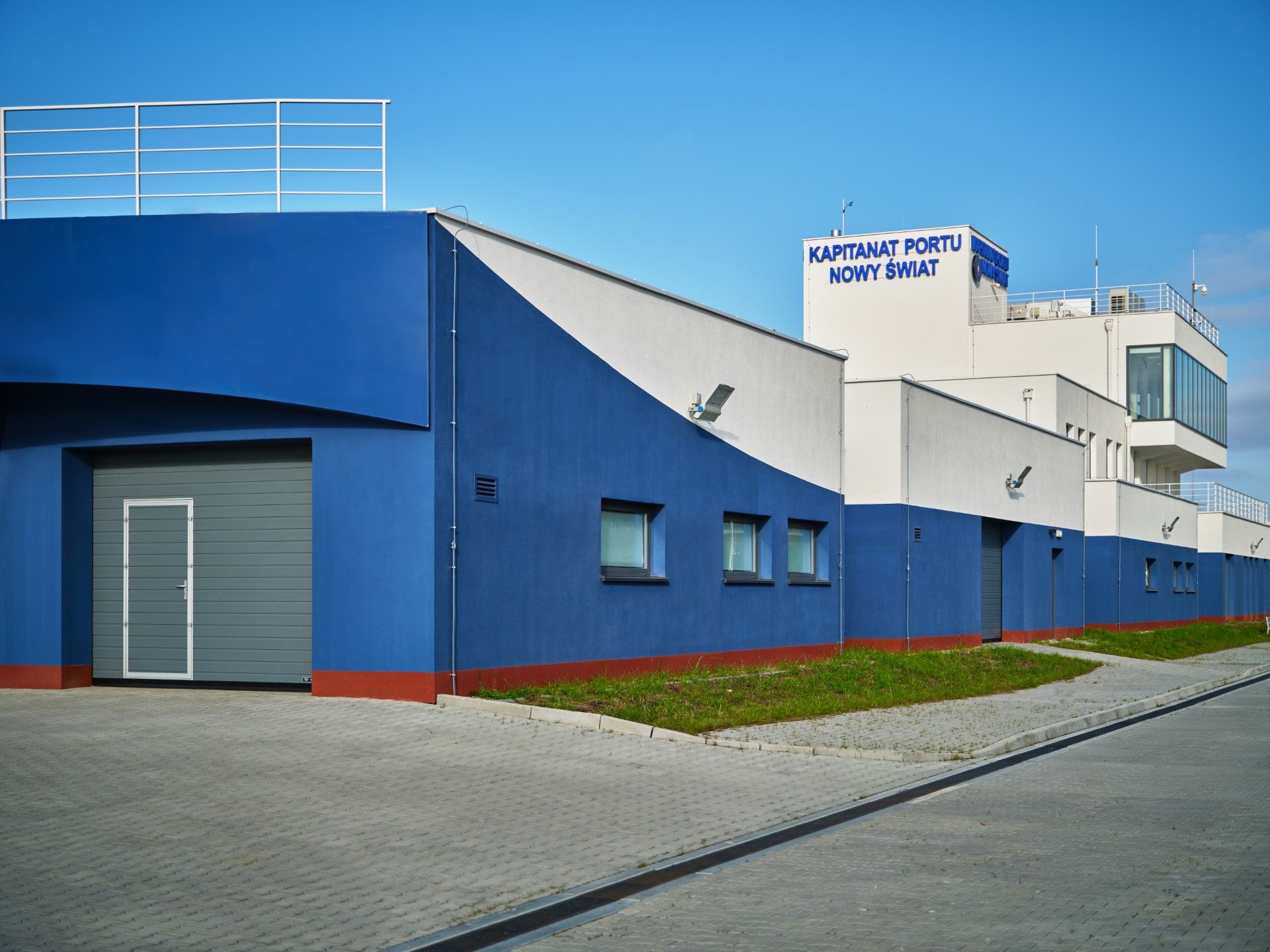 WIŚNIOWSKI poorten in het kapiteinsgebouw van Nowy Świat